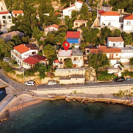 Stunning In Senj With Kitchen شقة *