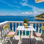 Apartman Stunning In Senj With Kitchen *