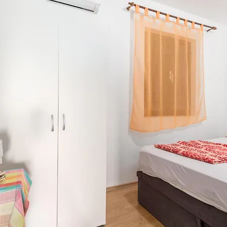 Apartament Stunning In Senj With Kitchen