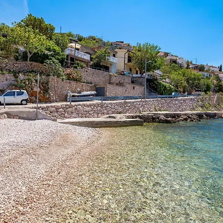 Stunning In Senj With Kitchen Lejlighed Stari Grad