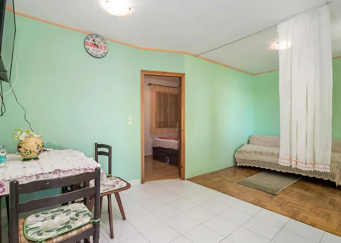 Stunning In Senj With Kitchen Appartamento *
