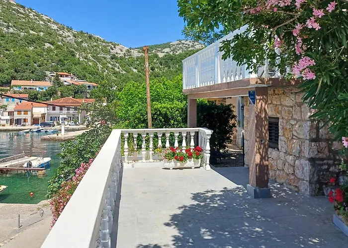 Stunning In Senj With Kitchen Appartamento